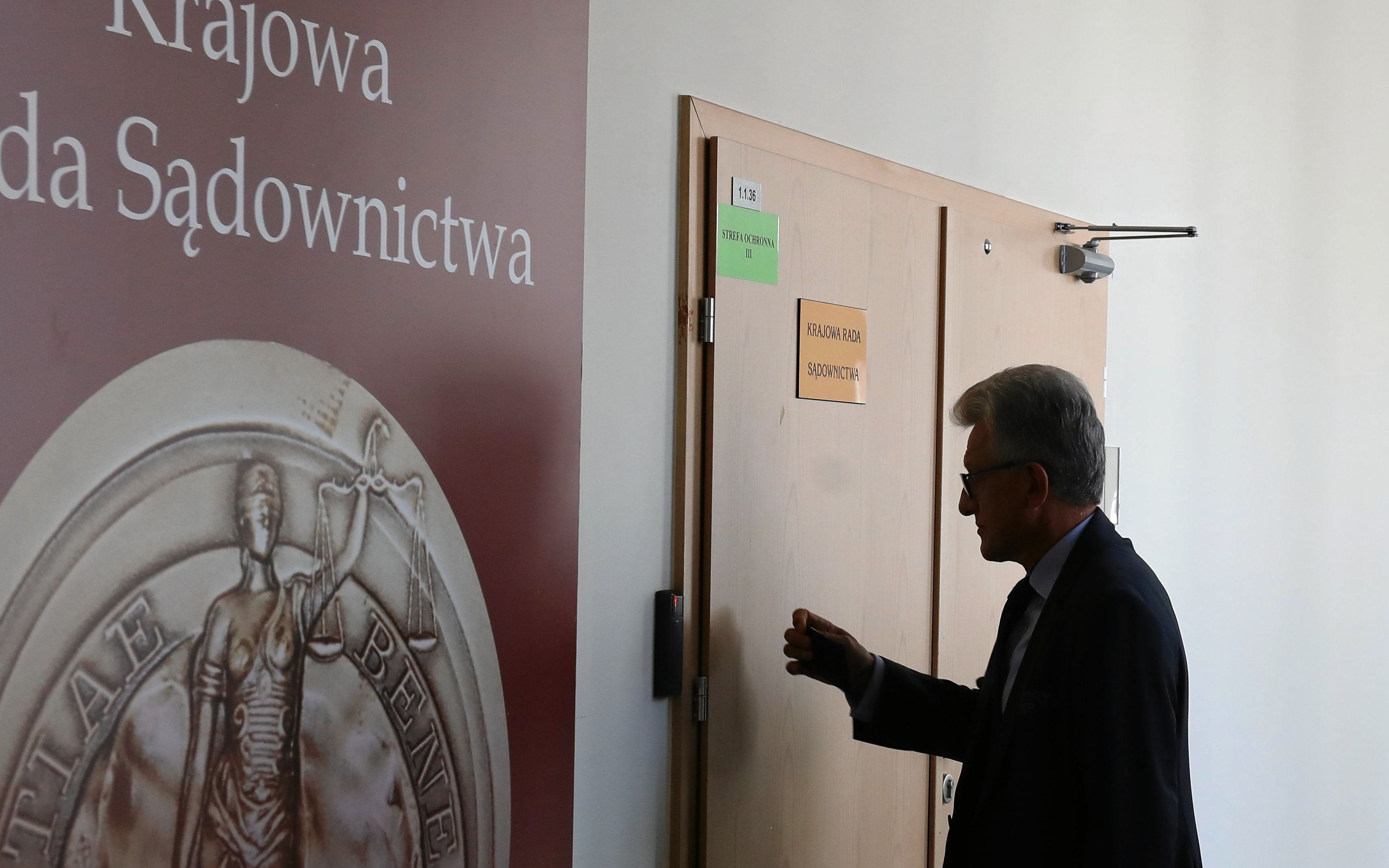 24.08.2018 Warszawa , ul Rakowiecka . Czlonek KRS posel PiS Stanislaw Piotrowicz . Krajowa Rada Sadownictwa podczas przesluchan kandydatow na sedziow Izby Karnej Sadu Najwyzszego . 
Fot. Slawomir Kaminski / Agencja Gazeta