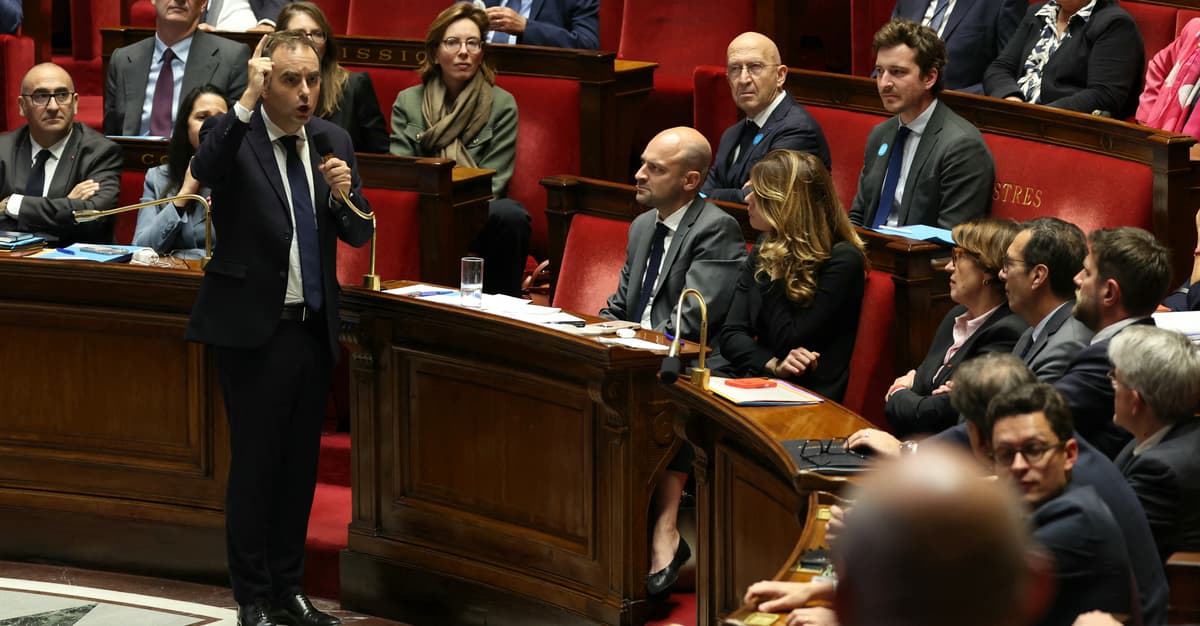 Francuski premier czasowo zawiesza reformę emerytalną, by ratować swój rząd