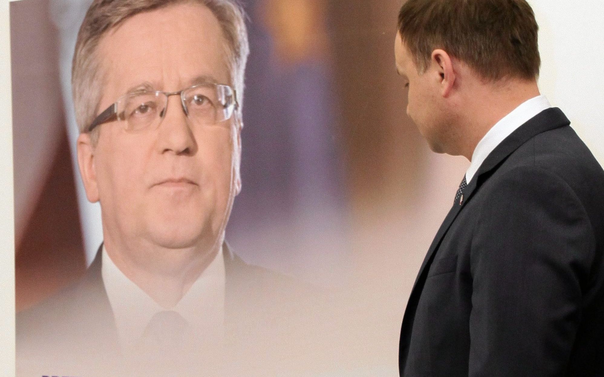 14.03.2015 Warszawa , ul . Piekna 24 . Kandydat PIS na urzad Prezydenta RP Andrzej Duda byl pierwszym gosciem ktory odwiedzil nowe muzeum Zgody Imienia Bronislawa Komorowskiego . Kandydata oprowadza kustosz muzeum Rafal Bochenek .
Fot . Slawomir Kaminski / Agencja Gazeta