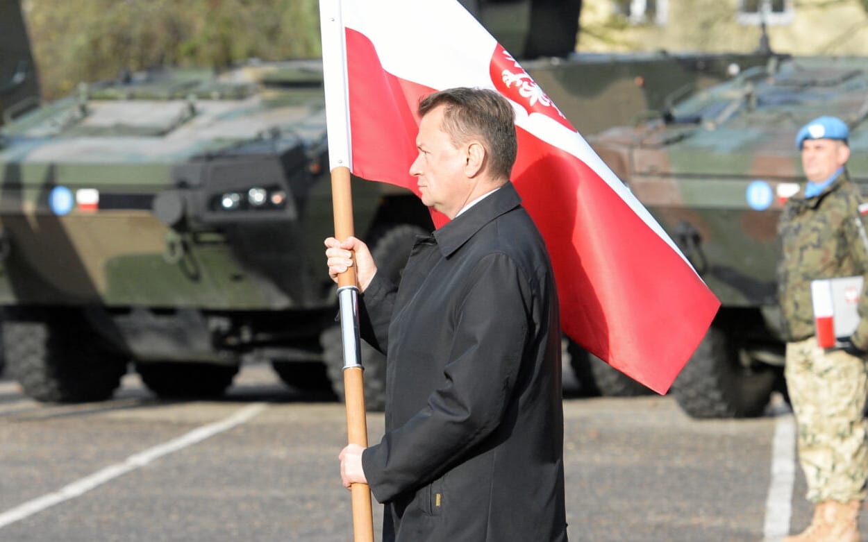 08.11.2019 Szczecin . Koszary 12 . Brygady Zmechanizowanej . Minister obrony narodowej Mariusz Blaszczak podczas uroczystosci pozegnania zolnierzy wyjezdzajacych na misje do Libanu . 
Fot. Krzysztof Hadrian / Agencja Gazeta