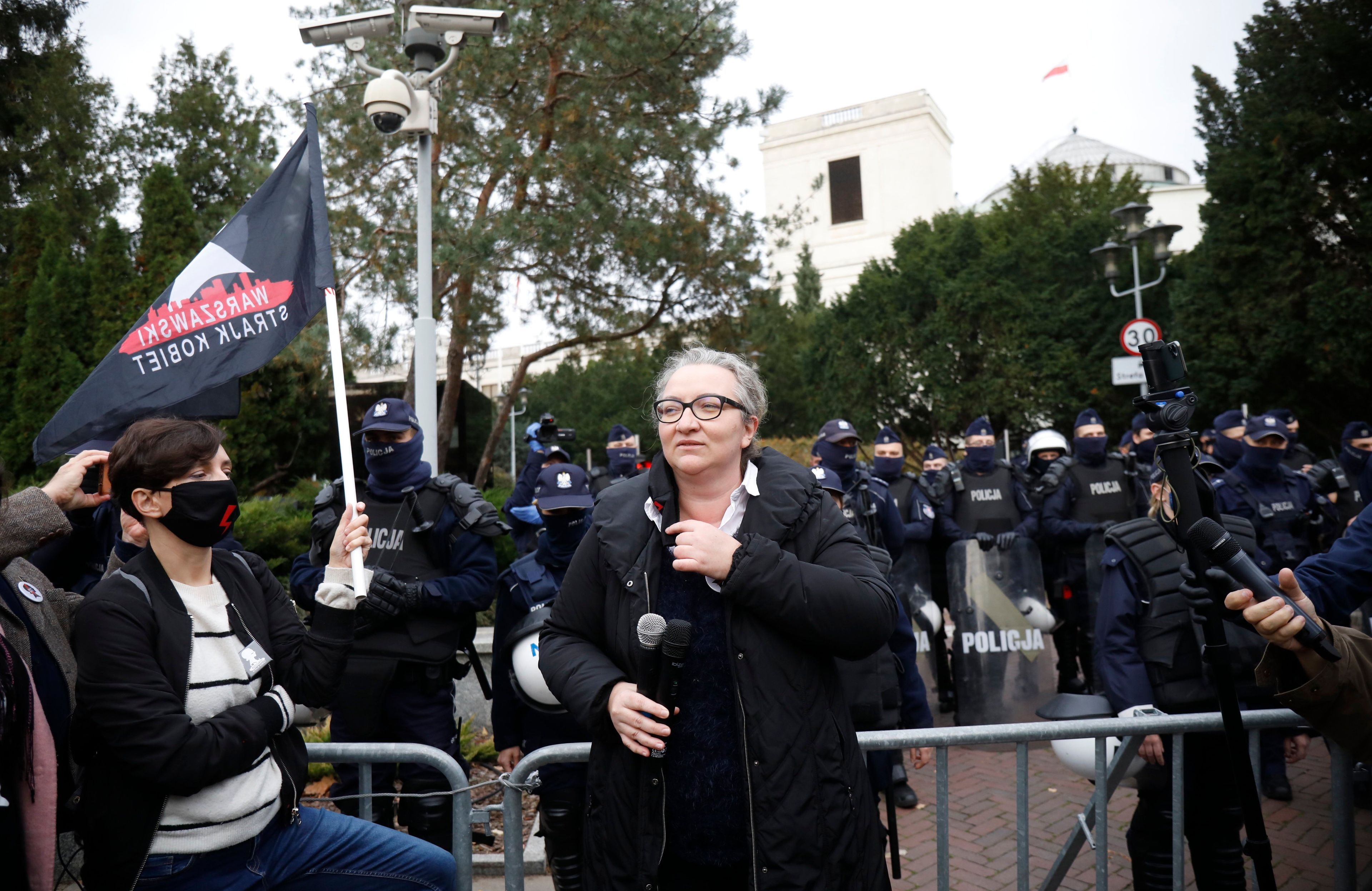 Protest '' Idziemy na Spacer '' Strajku Kobiet w Warszawie