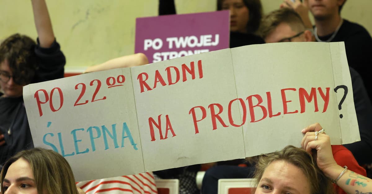 Radni KO się wzdragali, ale nocna prohibicja już poprawia bezpieczeństwo. Kiedy obejmie całą Warszawę?