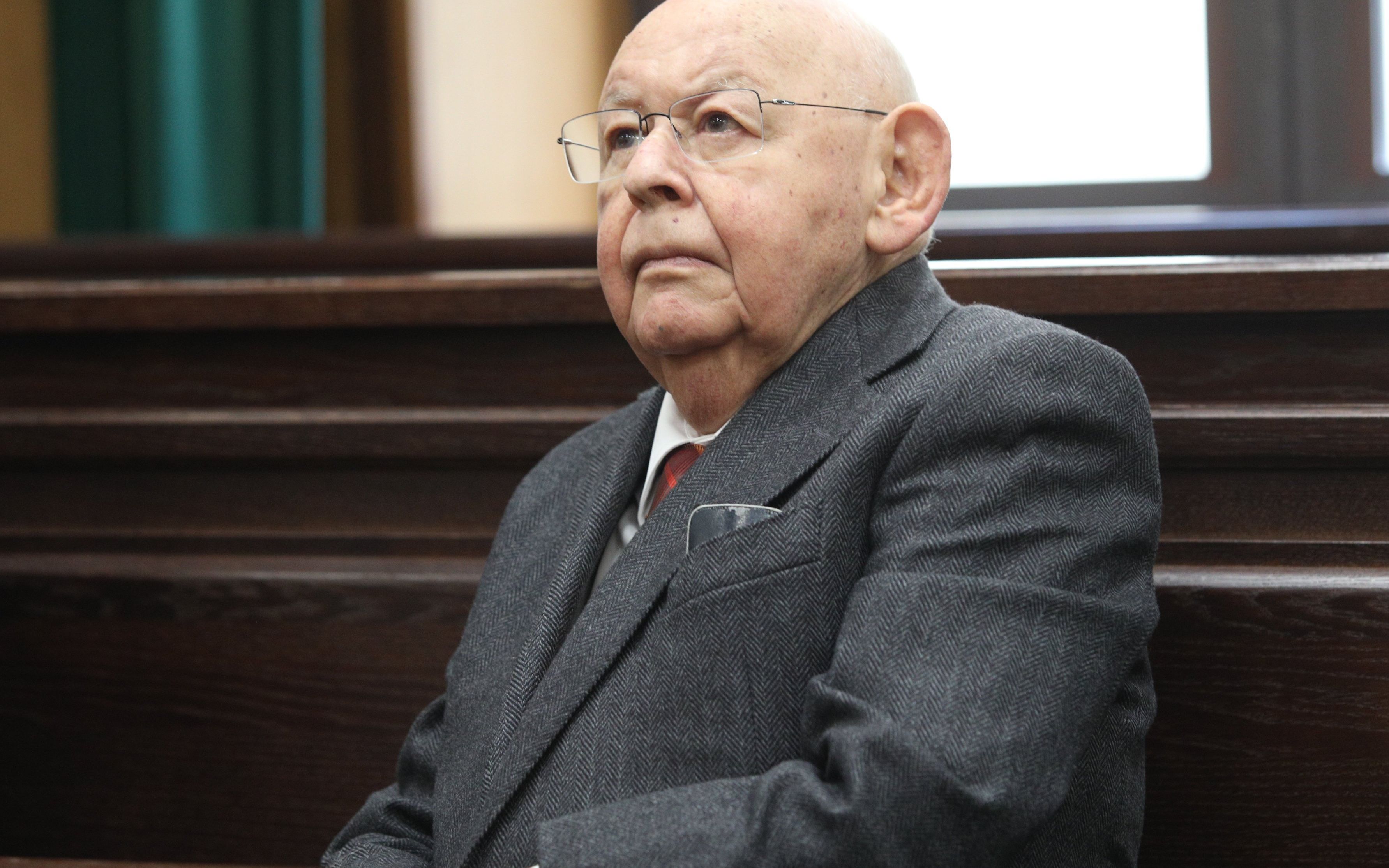 12.03.2019 Warszawa , Sad Okregowy , Al Solidarnosci . Jerzy Urban oskarzony o obraze uczuc religijnych poprzez publikacje w tygodniku " Nie " karykaturalnego wizerunku Jezusa wpisanego w drogowy znak zakazu , podczas ogloszenia  wyroku . Sad uchylil wyrok Sadu Rejonowego i zwrocil  sprawe do ponownego rozpatrzenia .   
Fot. Jedrzej Nowicki / Agencja Gazeta