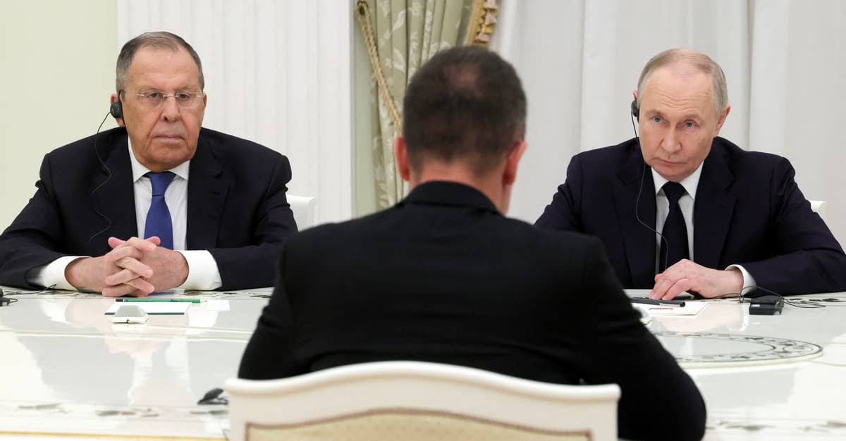 „Ucho Ławrowa” w węgierskim MSZ. Tusk reaguje