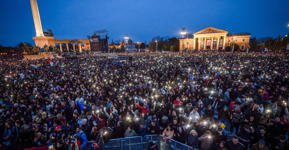 Węgrzy gotowi obalić system. Kilkaset tysięcy osób na ulicach Budapesztu
