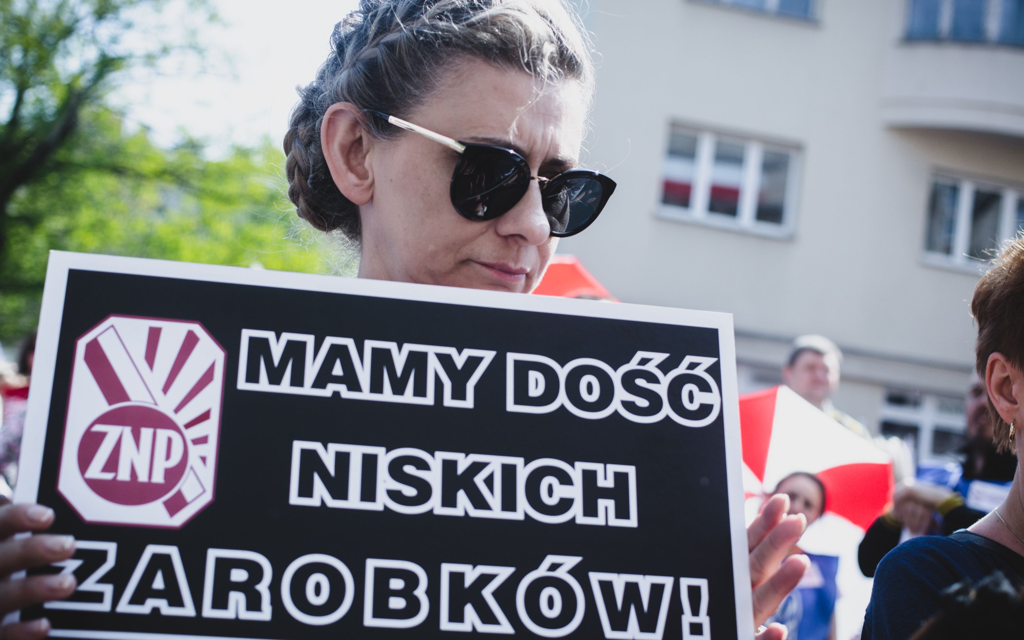 Grafika do artykułu Do strajku nauczycieli zostało kilkanaście godzin. Jak będzie wyglądał poniedziałek w szkołach? Wyjaśniamy