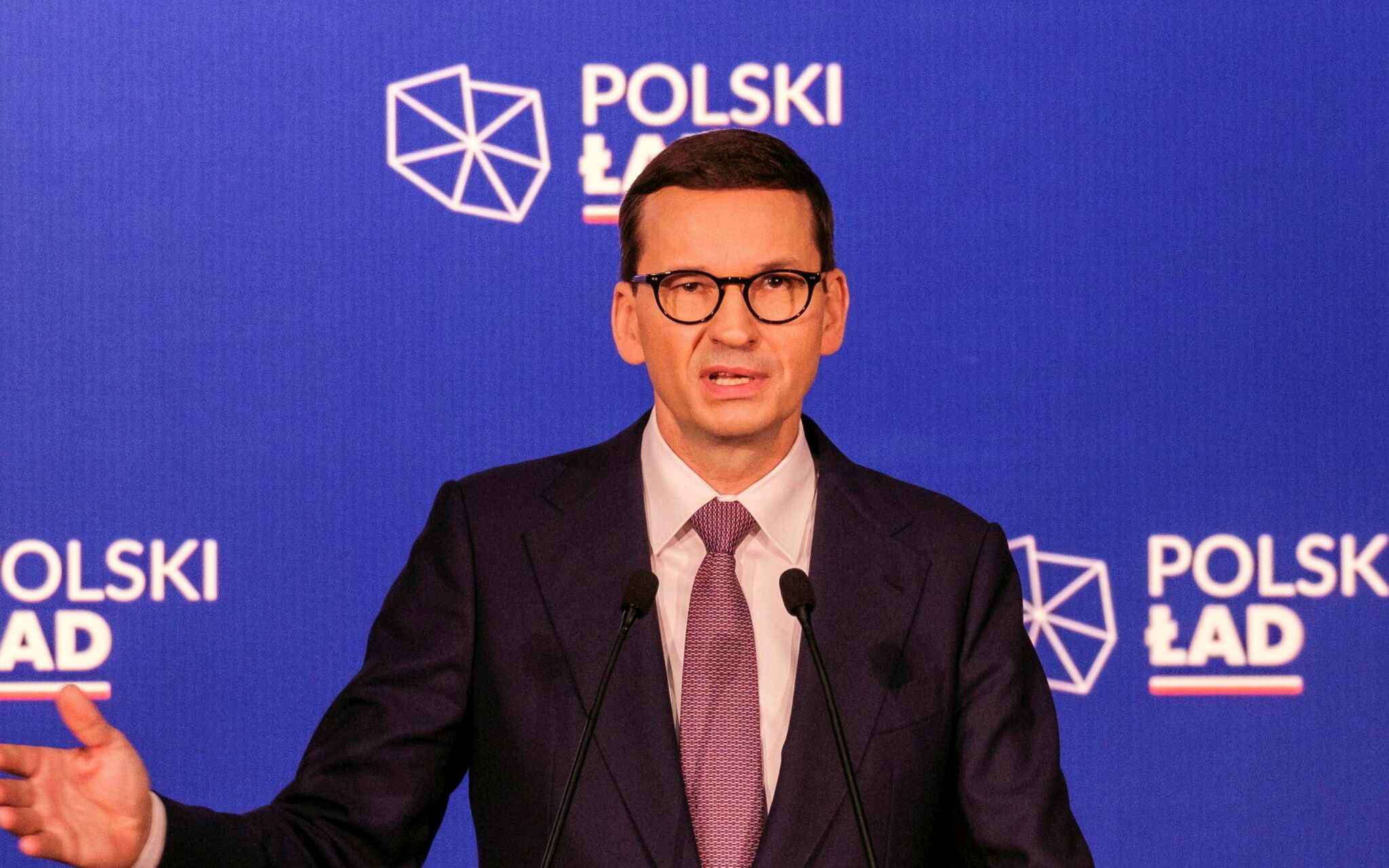 26.09.2021 Przeclaw . Dom Kultury . Wizyta premiera Mateusza Morawieckiego . Premier Mateusz Morawiecki podczas spotkania z mieszkancami Przeclawia i prezentacji zalozen programu Polski Lad .
Fot. Patryk Ogorzalek / Agencja Gazeta