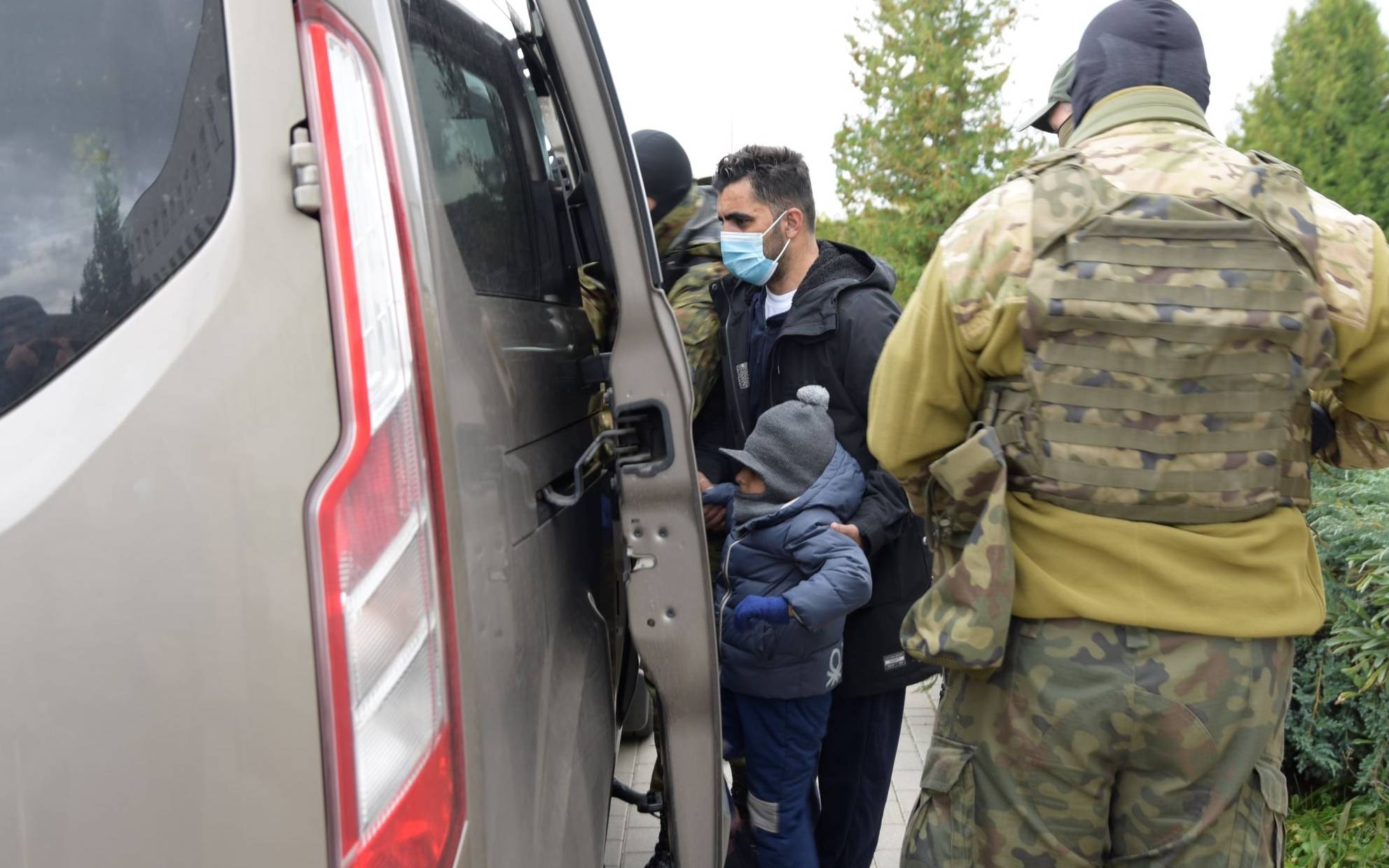 Grafika do artykułu Zabrali iracką rodzinę z dzieckiem ze szpitala i nieoznakowanym autem wywieźli na granicę