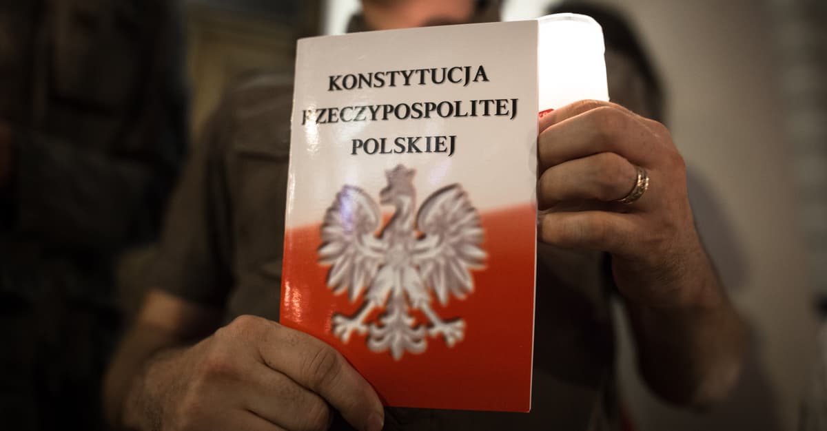 „Rząd miał przywracać praworządność, a odbiera nam prawo do sądu". Deregulacja uderza w NGO