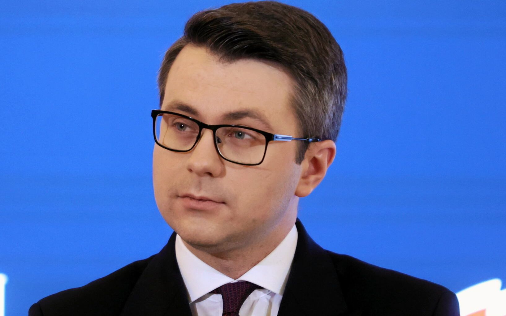 08.01.2021 Warszawa . Rzecznik rzadu Piotr Muller podczas konferencji prasowej na temat korekt programu Polski lad . Fot . Kuba Atys / Agencja Wyborcza