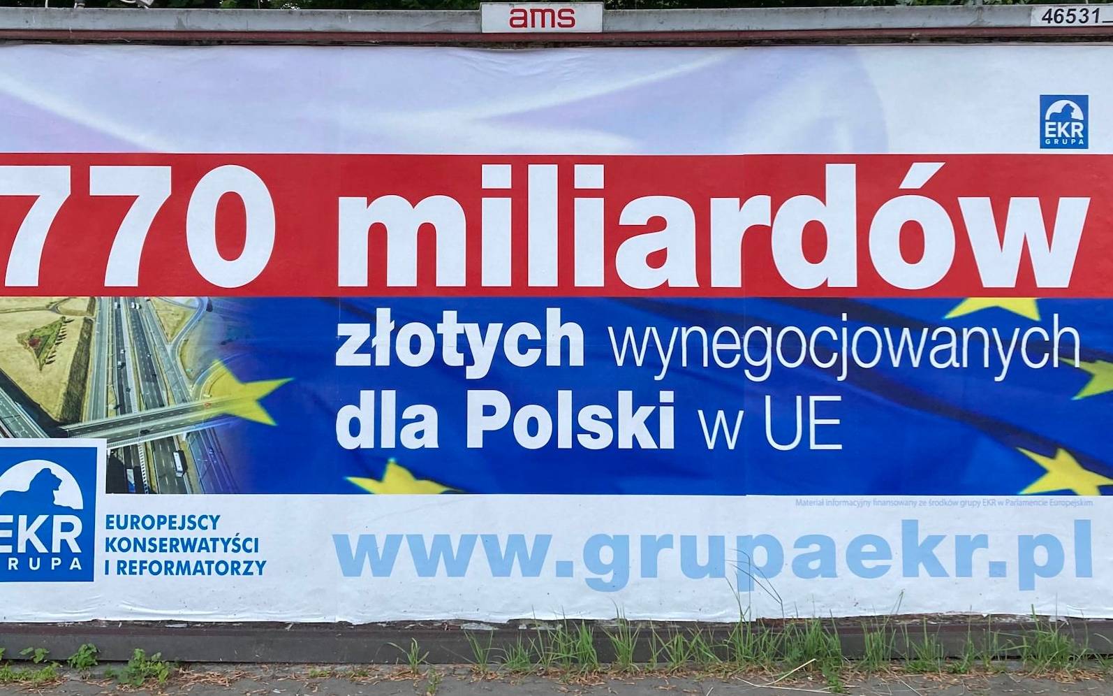 Grafika do artykułu Billboardy PiS za pieniądze z UE owiane tajemnicą. Reklama Unii czy polskiego rządu?