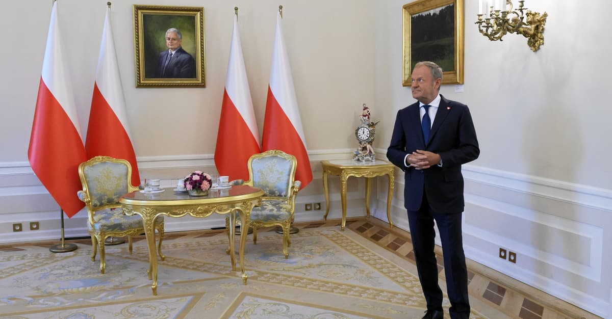 Wojna o krzesła 2.0 to kolejne pole konfrontacji, którą Nawrocki rozpoczął z rządem [ANALIZA]