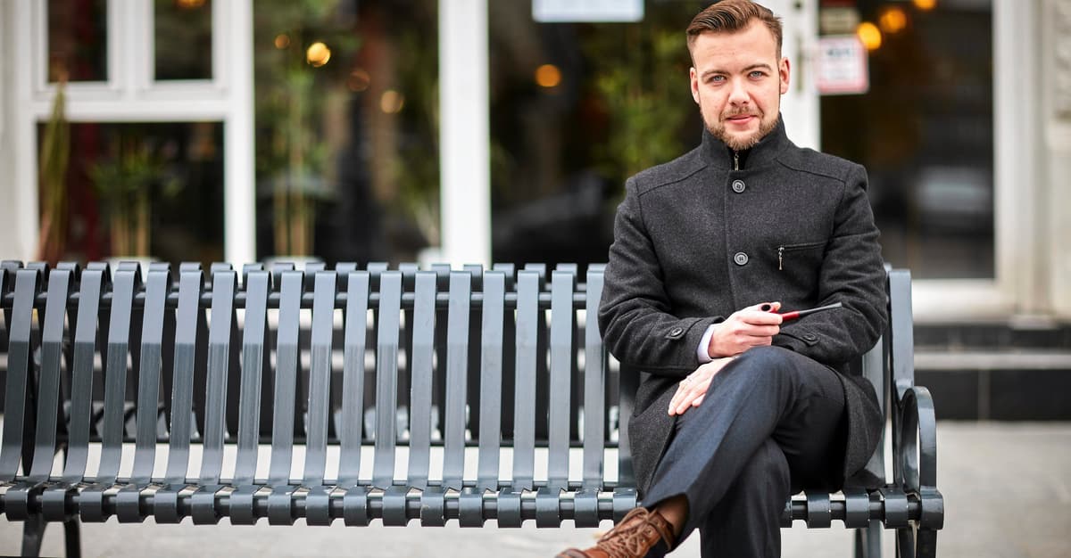 Ukrainian writer  loses occupation  after words about president   Navrocki