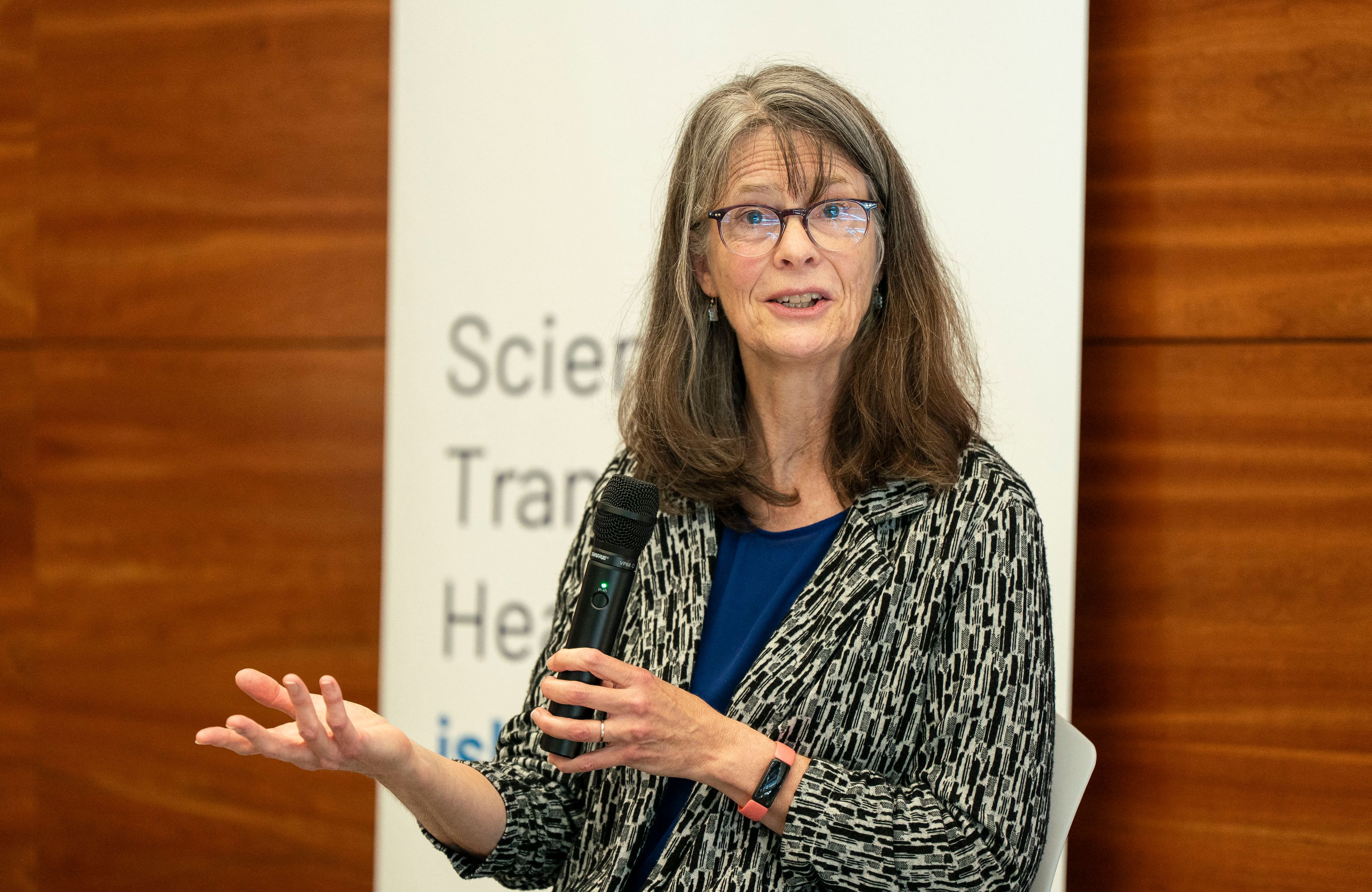 Dr. Mary Brunkow po ogłoszeniu, że jest wśród trójki laureatów Nagrody Nobla z medycyny za 2025 r. Seattle, 7.10.2025 r.