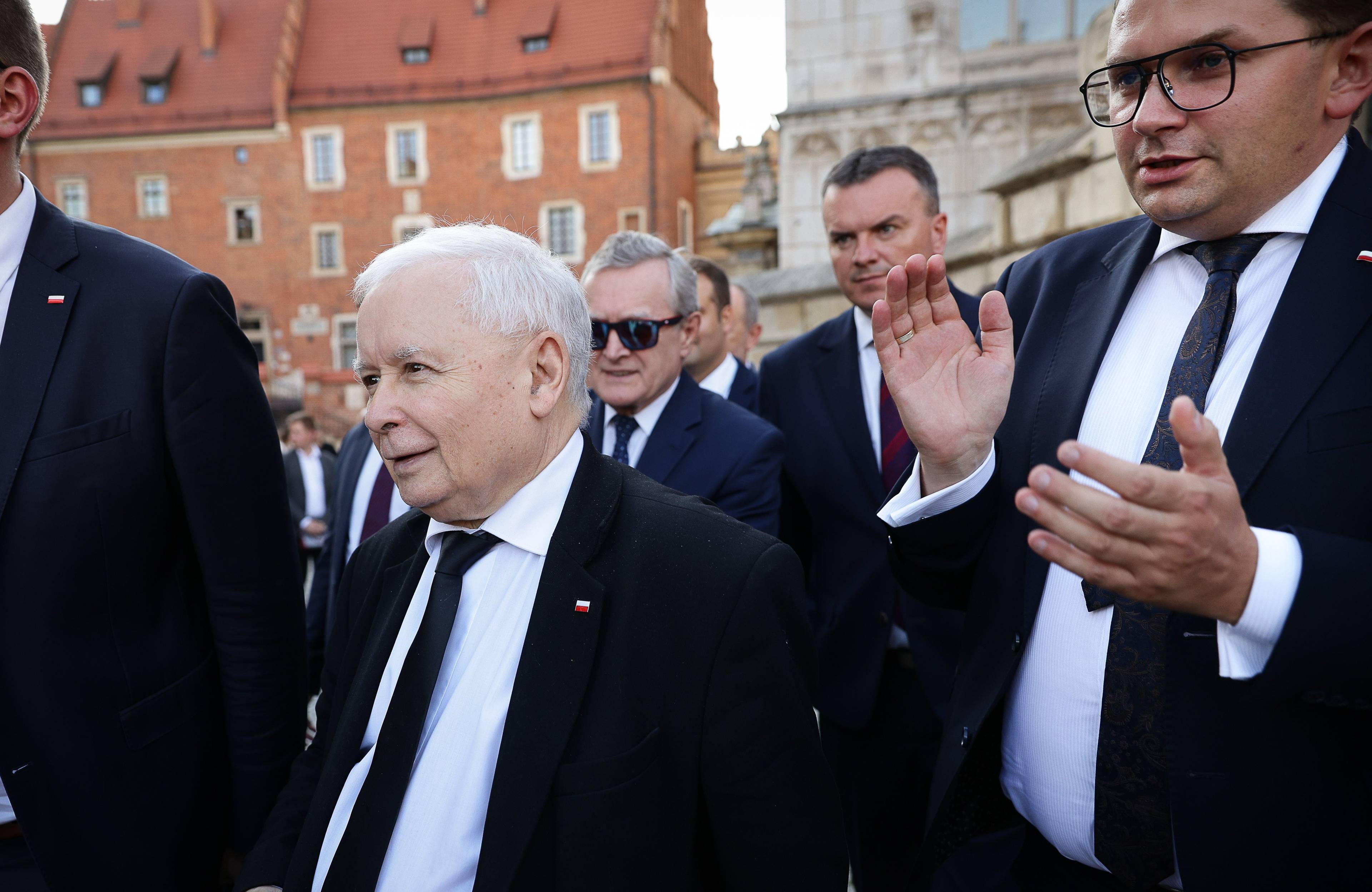 Jarosław Kaczyński i Łukasz Kmita pod Wawelem