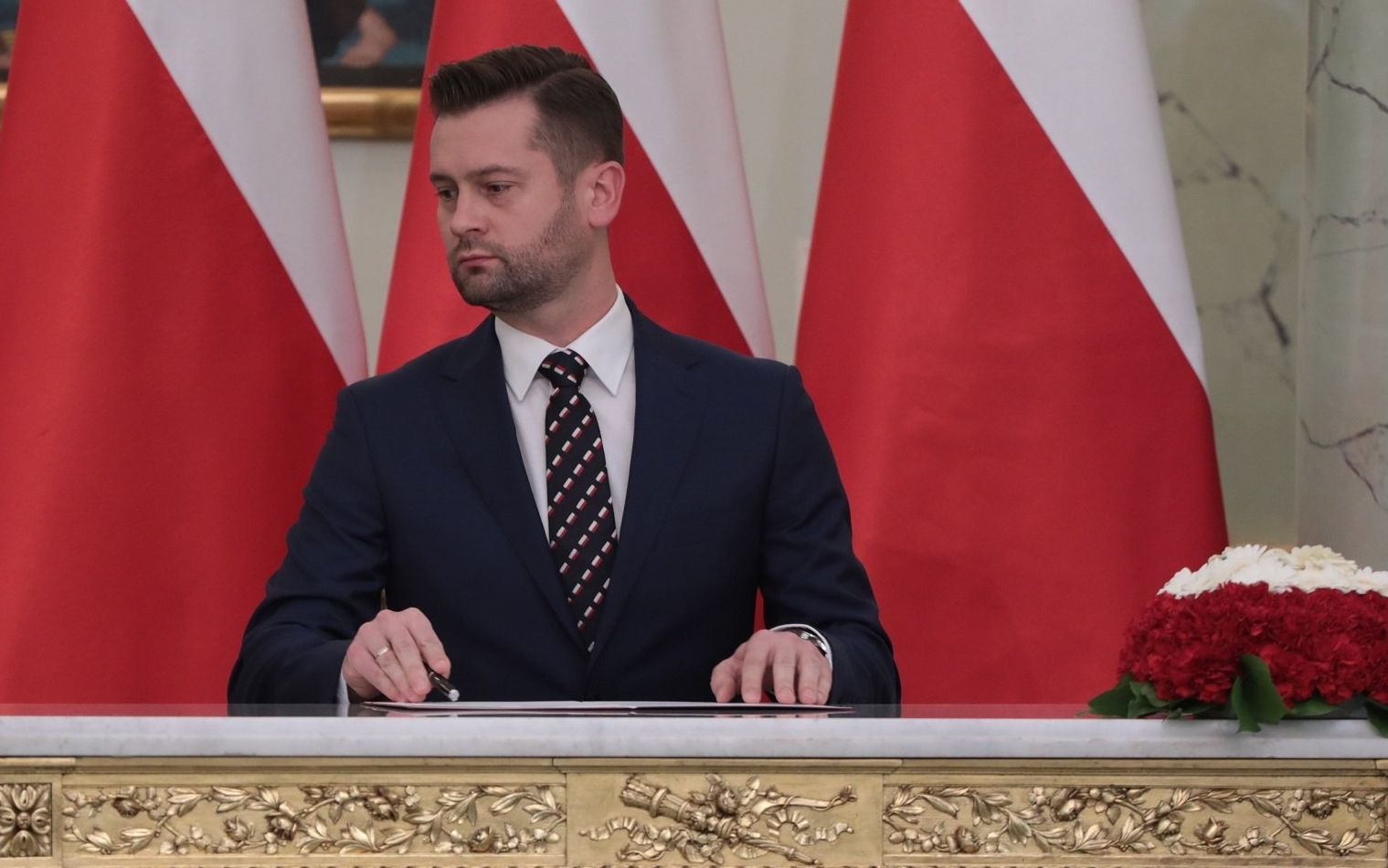 26.10.2021 Warszawa . Palac Prezydencki . mianowany ministrem sportu i turystyki Kamil Bortniczuk podczas uroczystosci zmian w skladzie Rady Ministrow .
Fot. Slawomir Kaminski / Agencja Wyborcza.pl