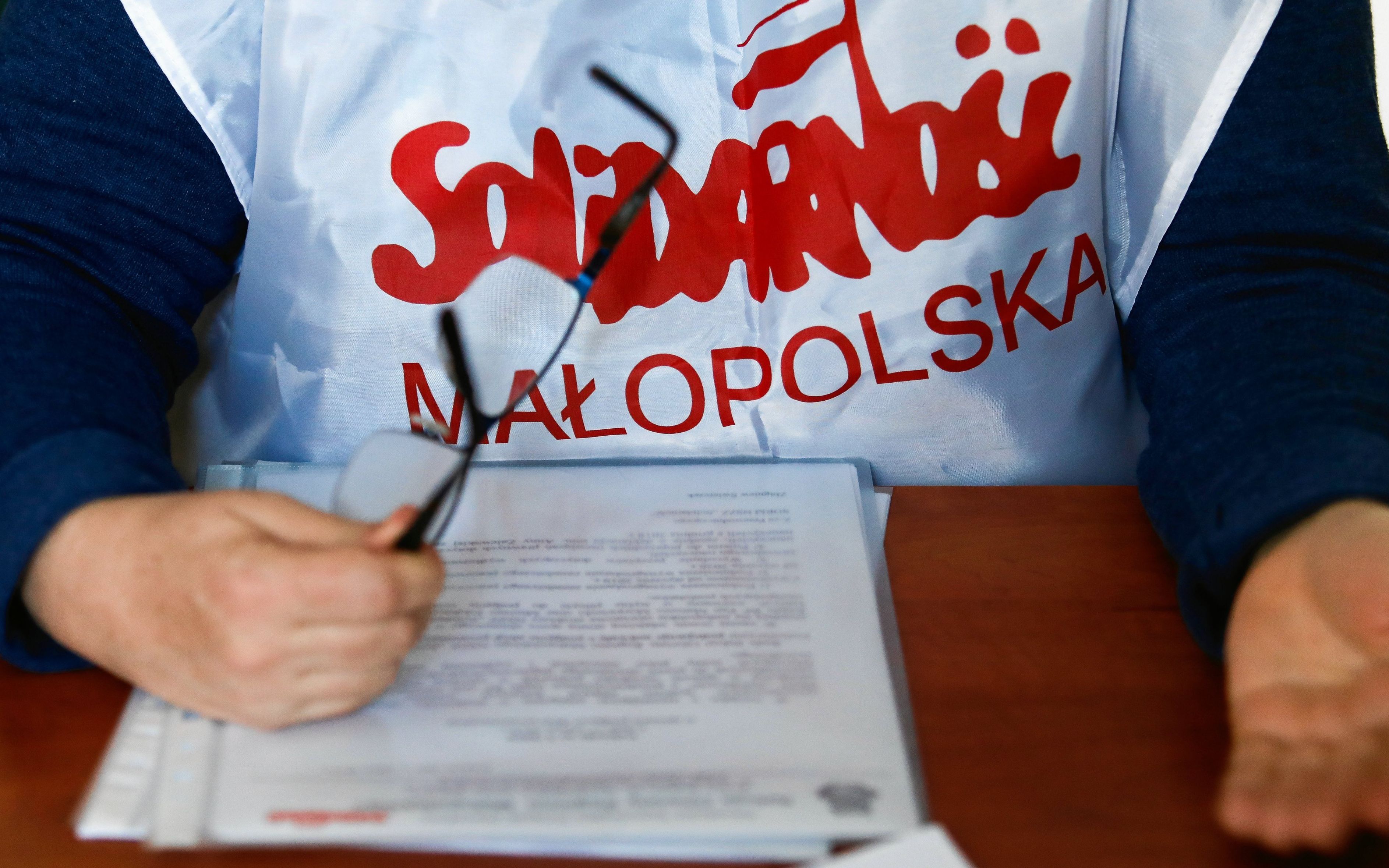 11.03.2019 Krakow , ul. Ujastek . Malopolskie Kuratorium Oswiaty . Zwiazkowcy z Malopolskiego NSZZ " Solidarnosc " rozpoczeli protest okupacyjny w siedzibie Kuratorium  w sprawie wynagrodzen i warunkow pracy nauczycieli .
Fot. Jakub Wlodek / Agencja Gazeta