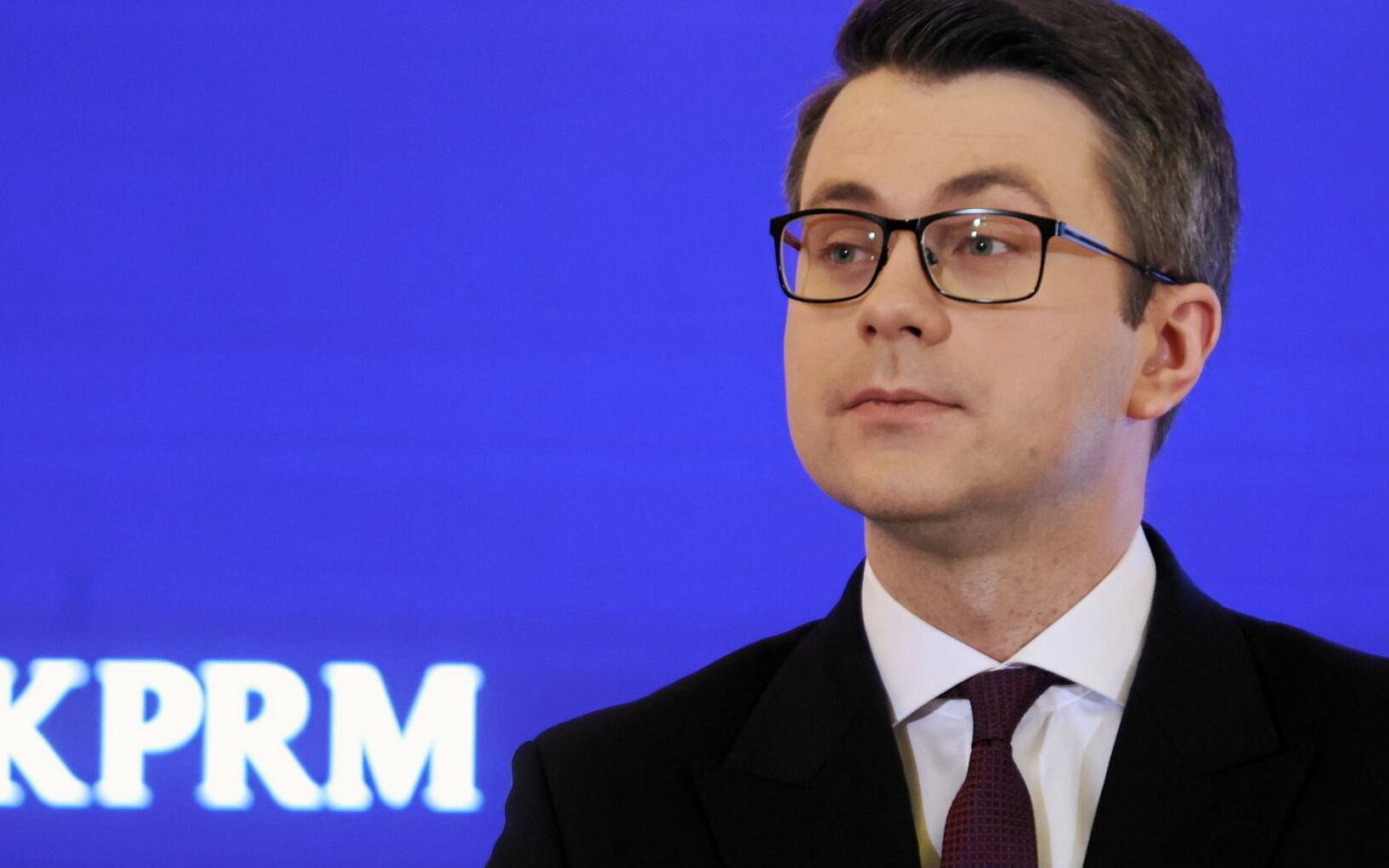 08.01.2022 Warszawa . Rzecznik rzadu Piotr Muller podczas konferencji prasowej na temat korekt programu Polski lad . Fot . Kuba Atys / Agencja Wyborcza