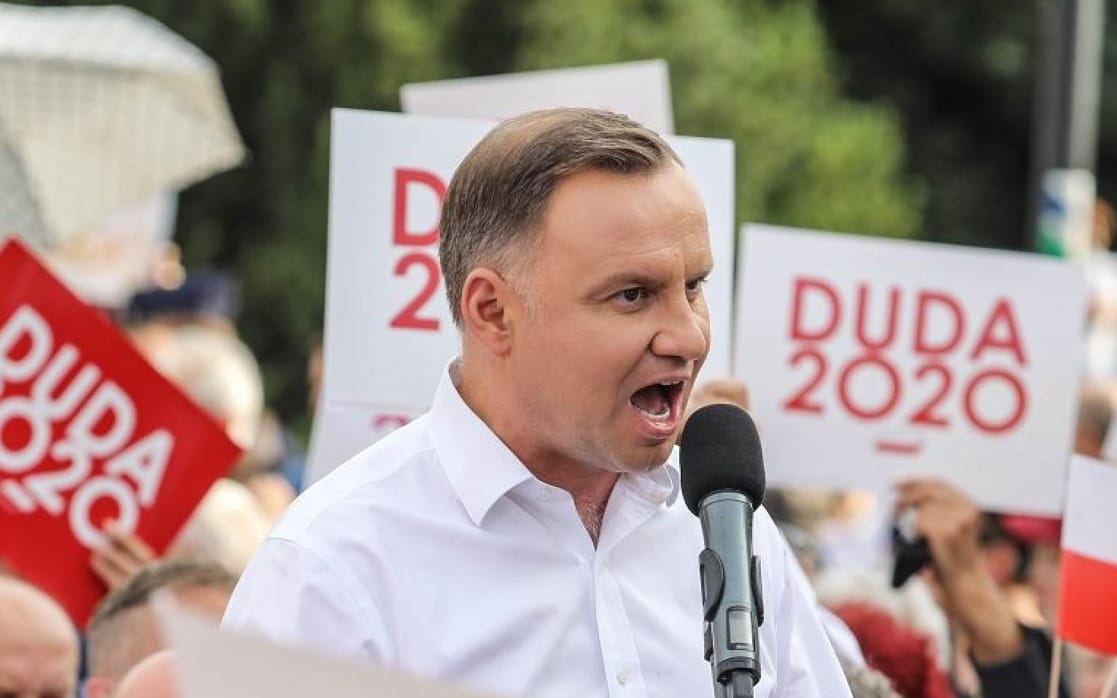 czarny PR Andrzeja Dudy przeciw Trzaskowskiemu