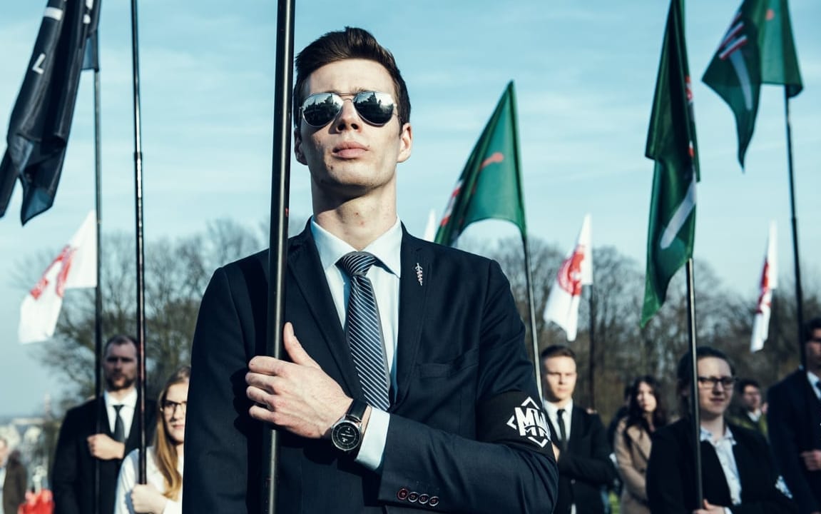 Grafika do artykułu "Kreowanie człowieka nowoczesnego". Narodowcy w wojskowym szyku zdobyli Jasną Górę [ZDJĘCIA, FILMY]