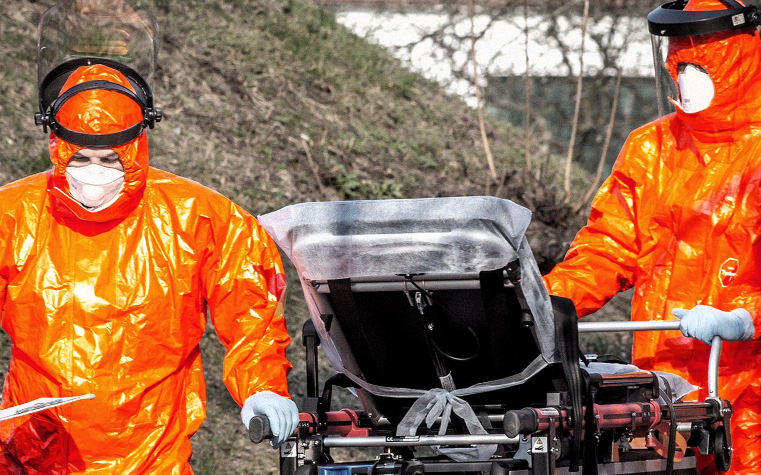 Grafika do artykułu Polska zbija termometr: Covid-19 nie znajdzie się na karcie zgonu bez testu. A testów post mortem nie ma