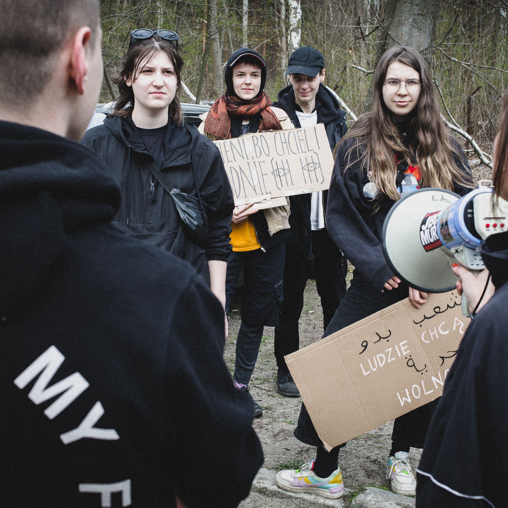 Protest solidarnościowy ze strajkującymi uchodźcami w ośrodku w Lesznowoli