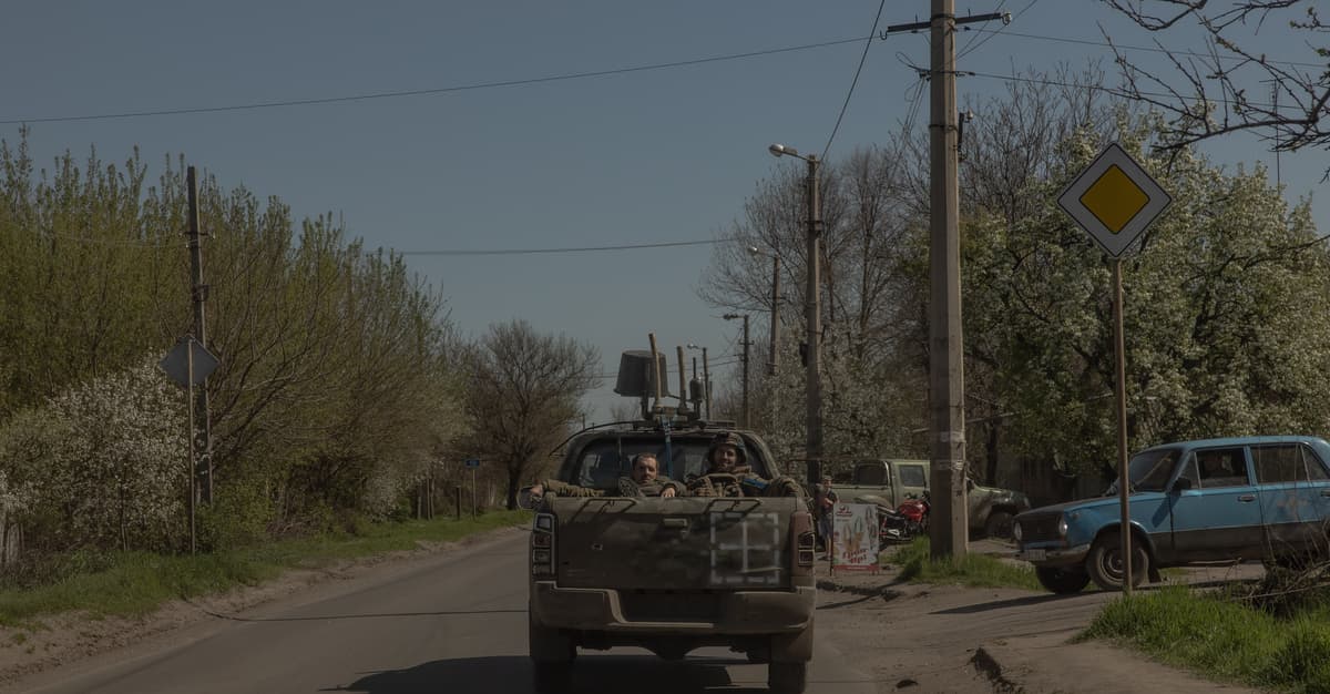 W Londynie rozmowy, a w terenie Rosjanie szykują się do kolejnej ofensywy [SYTUACJA NA FRONCIE]