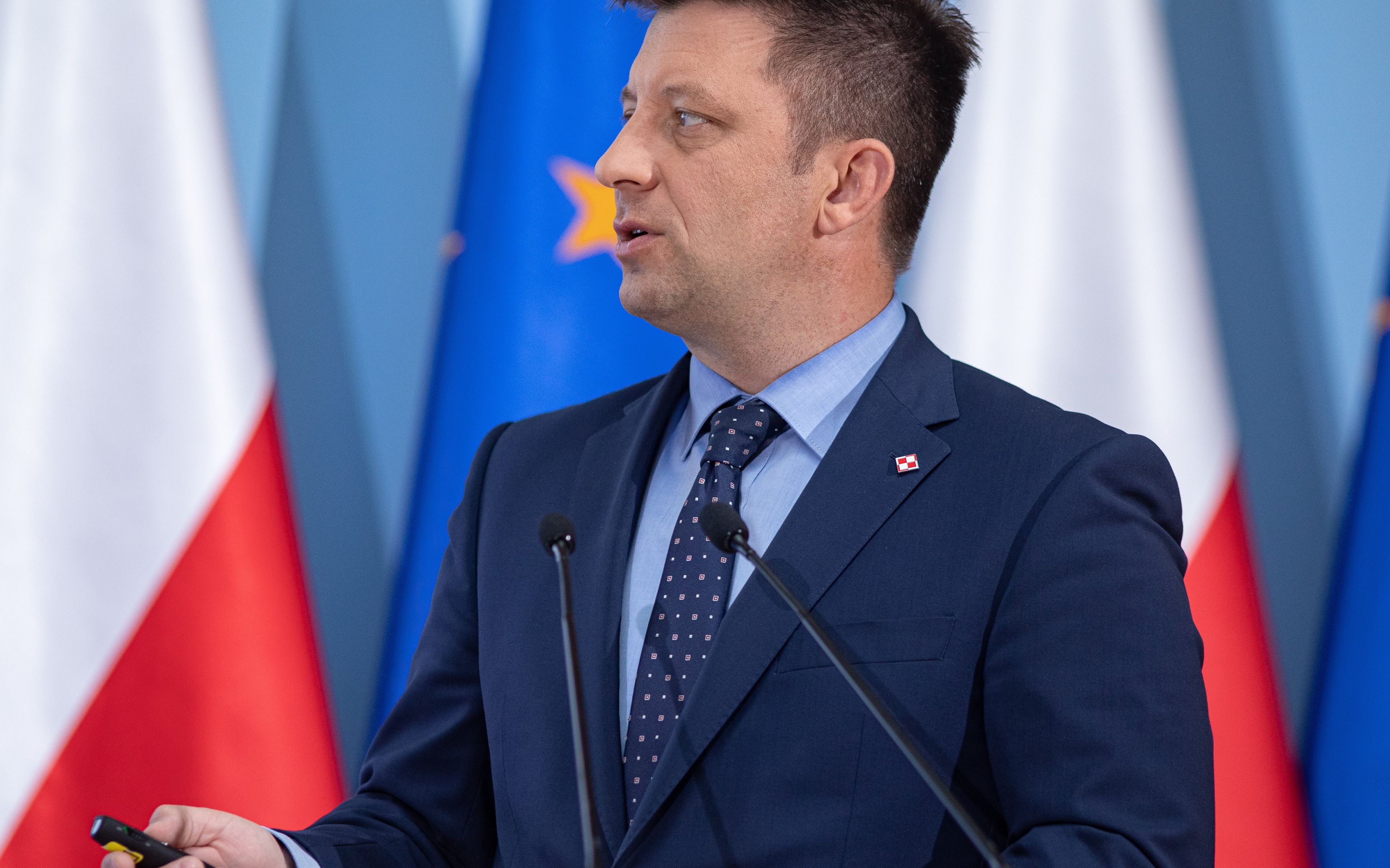 16.08.2019 Warszawa , Kancelaria Prezesa Rady Ministrow . Szef Kancelarii Prezesa Rady Ministrow Michal Dworczyk podczas konferencji prasowej ws ustawy o Organizacji Lotow Najwazniejszych Osob w Panstwie . Fot. Dawid Zuchowicz / Agencja Gazeta