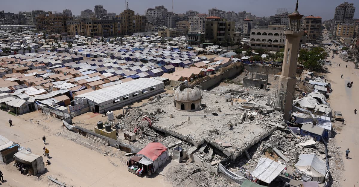 Izrael zezwala na pomoc w Gazie po 11 tygodniach blokady. Po to, by... dalej móc niszczyć Gazę