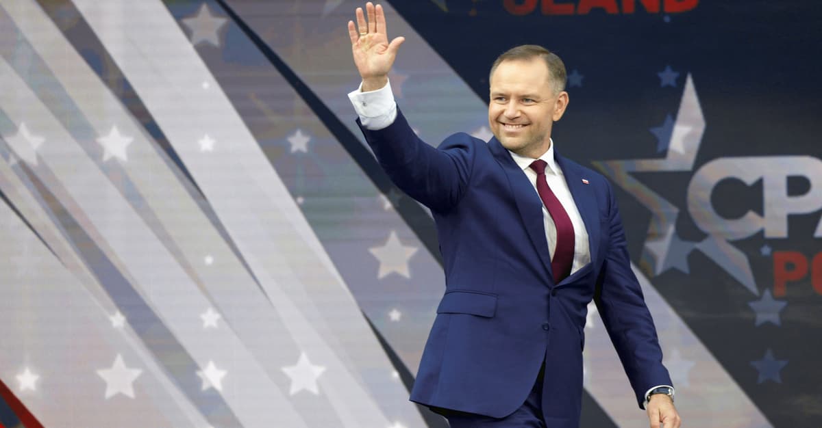 CPAC w Rzeszowie jak wiec Nawrockiego. Międzynarodówka konserwatystów na wojnie z... globalistami