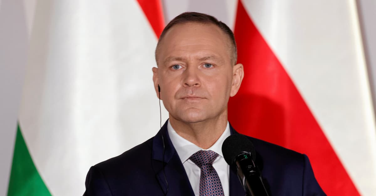 Koalicja musi wprowadzić 4 sędziów do TK. I iść na zwarcie z Nawrockim, który pozuje na króla Polski