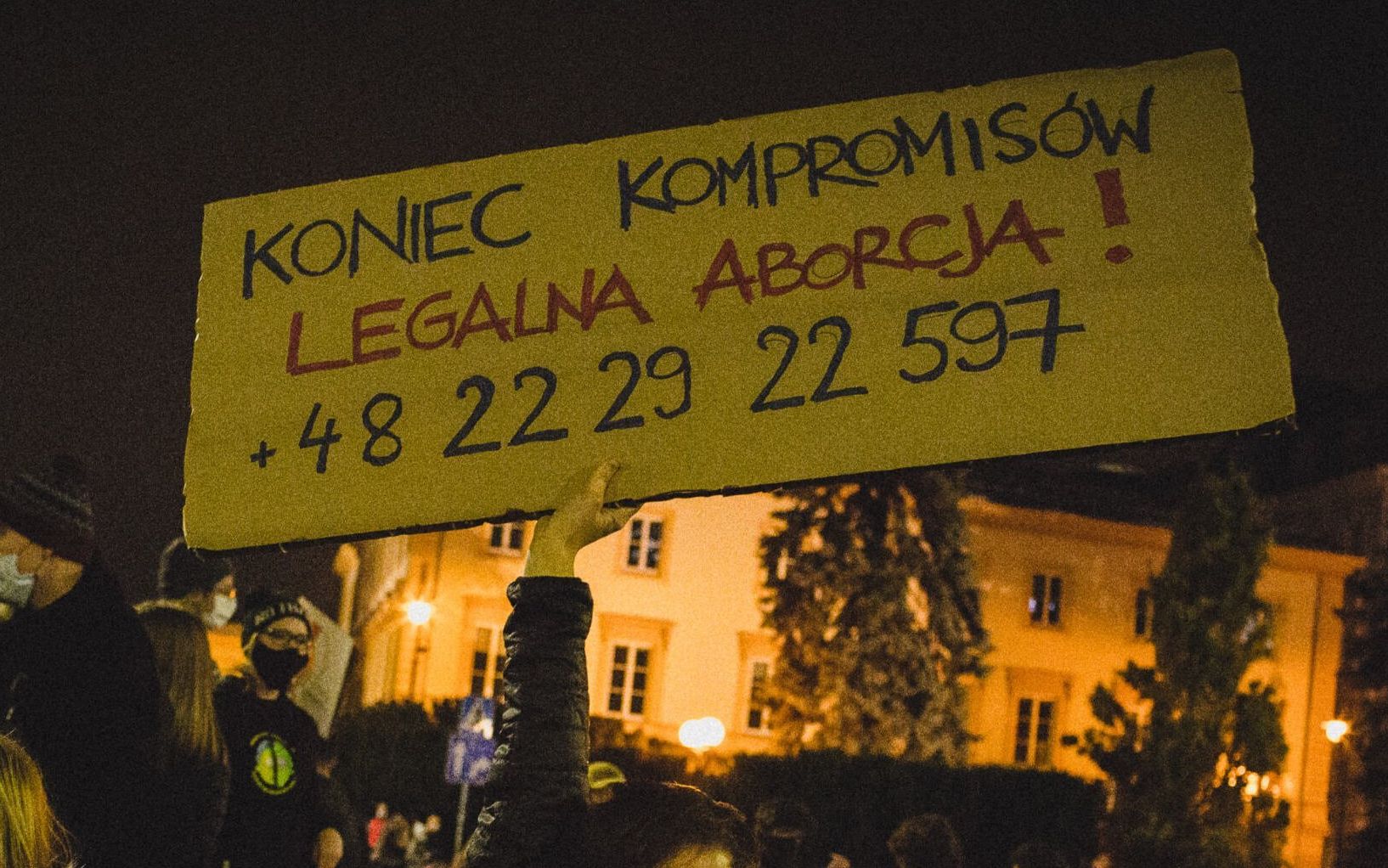 Grafika do artykułu Żałuję tylko, że nie odbyło się to w normalnych warunkach, bez strachu [Miałam aborcję]