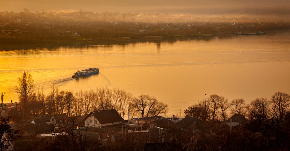 Zatruty Dniestr. Alarm środowiskowy w Mołdawii po ataku Rosji na elektrownię.