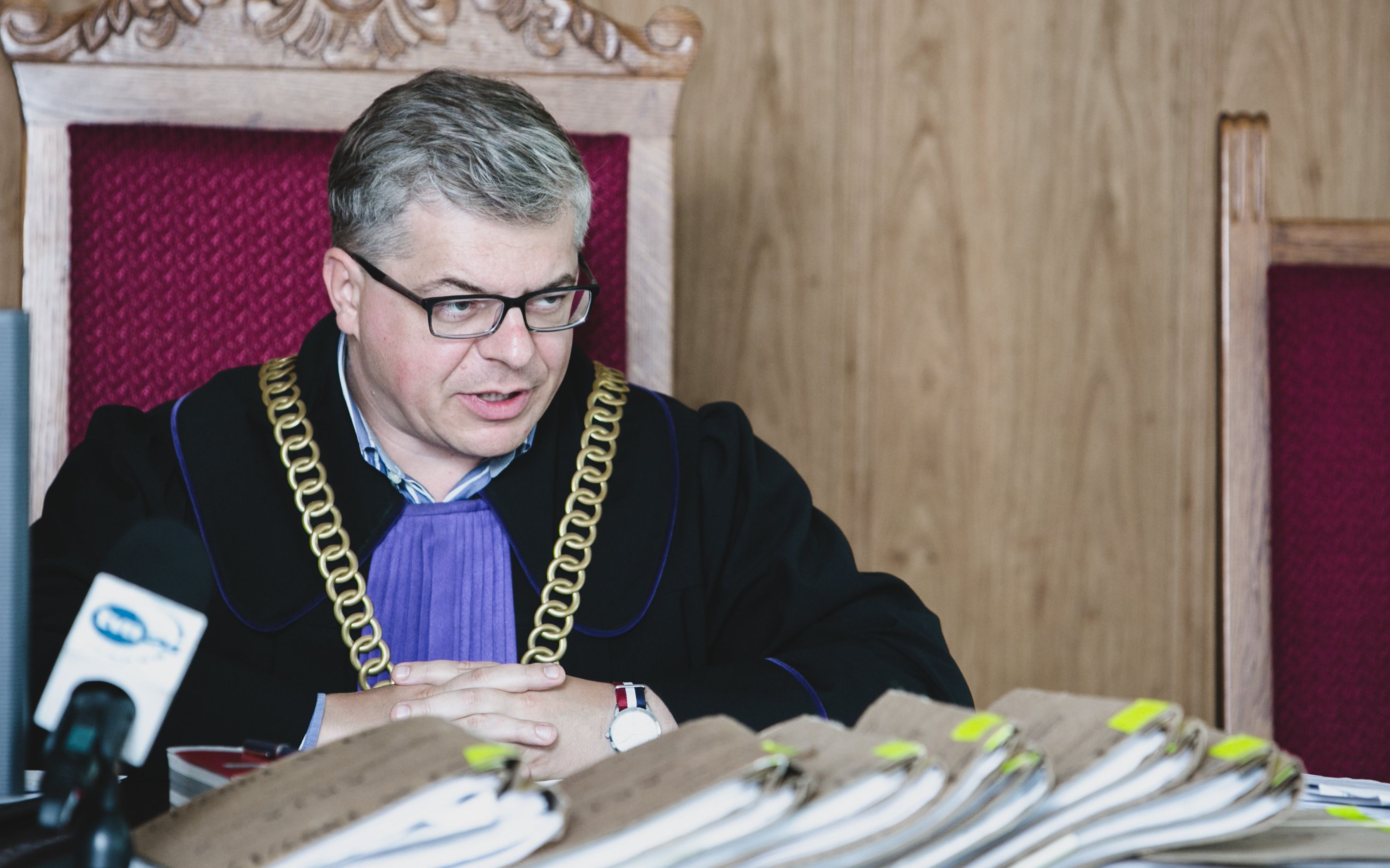 Grafika do artykułu Sąd uniewinnił 13 osób w pierwszym zbiorowym procesie za protesty przeciwko PiS