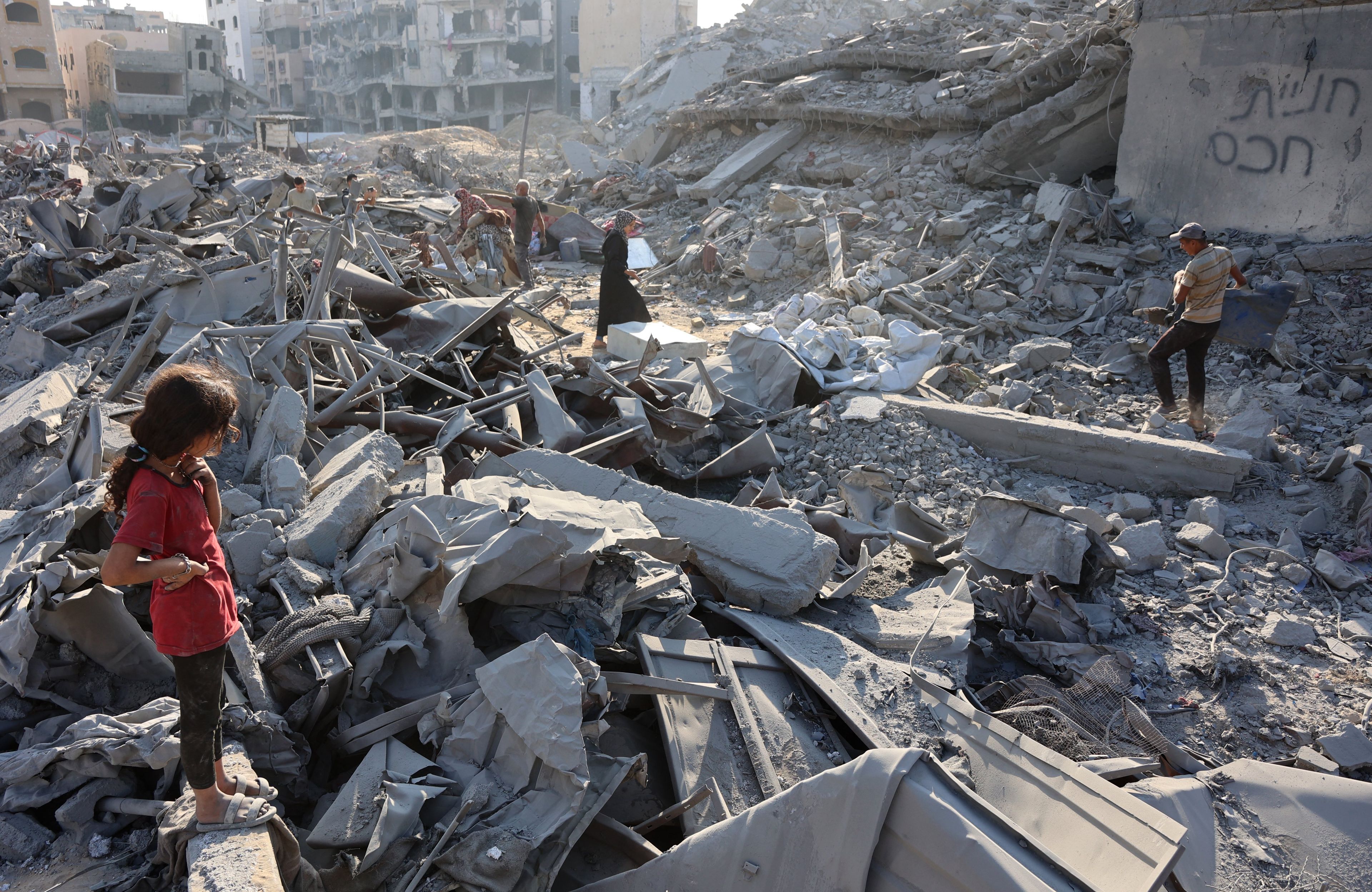 Po nocnym ataku izraelskim ruiny Centrum Zdrowia  prowadzonego przez UNRWA na północy miasta Gaza. 6 sierpnia 2025 r.