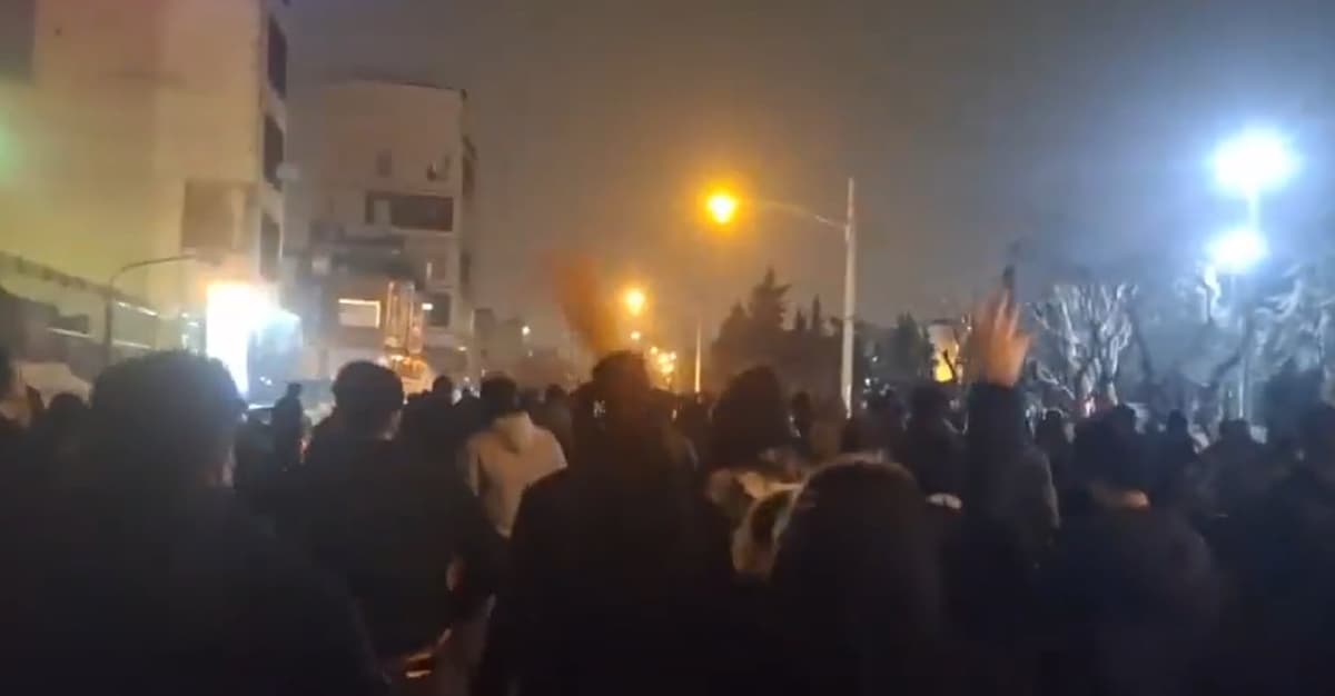 Irańskie władze: to nie są protestujący, to terroryści. Czeka nas powolny rozpad systemu?