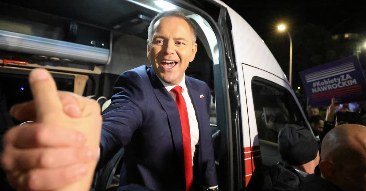 Nowe szczegóły przejęcia kawalerki. Nawroccy przyszli z notariuszem do aresztu