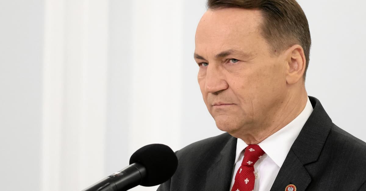 Sikorski zdecydował o zamknięciu konsulatu Rosji w Krakowie