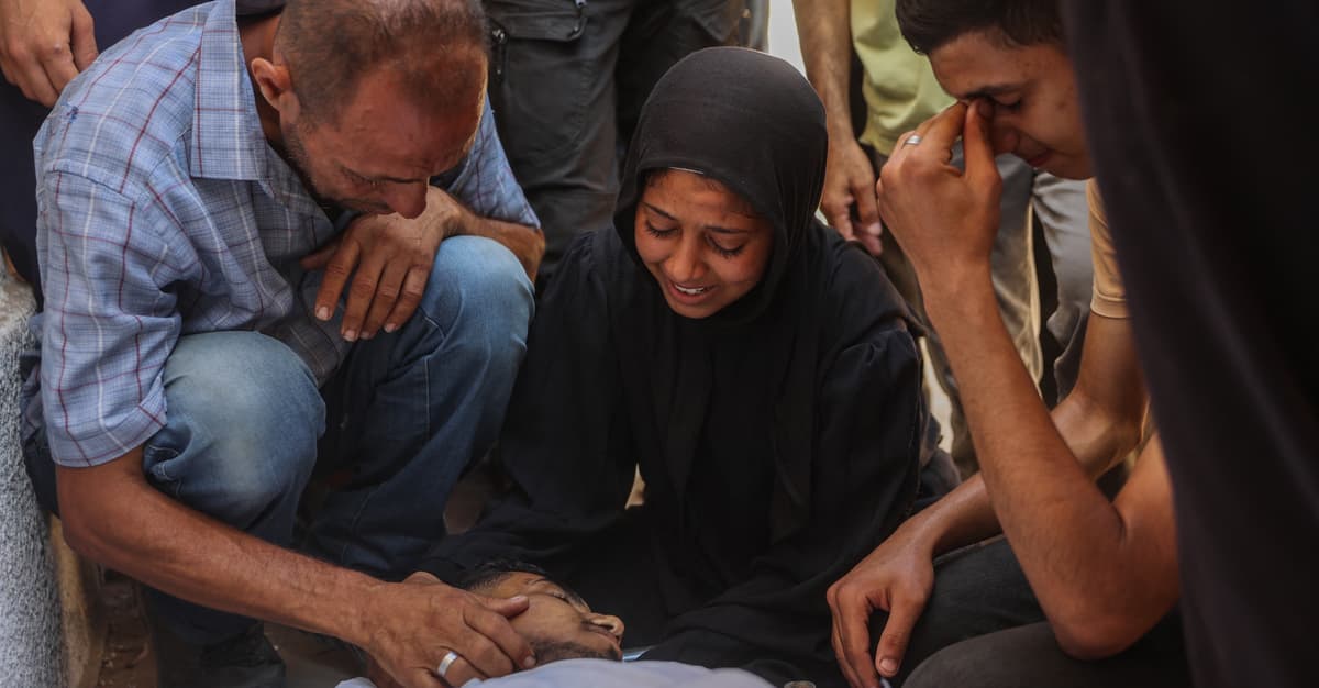 Izrael wystrzelił pociski w tłum czekający na jedzenie. 59 osób nie żyje