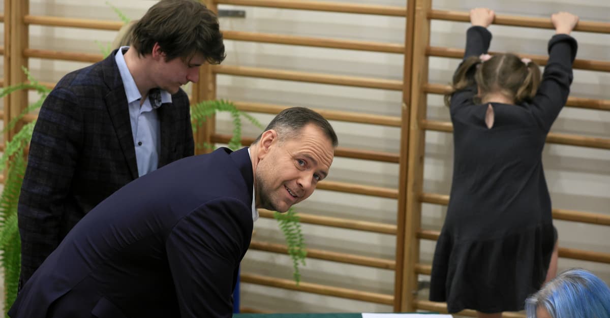 «Катастрофа» — мы спросили в ОПРОСЕ OKO.PRESS, что произойдет, если Кароль Навроцкий победит на выборах