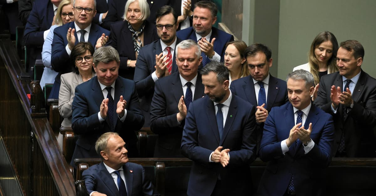 Jest wotum zaufania dla rządu. Za 243 posłów