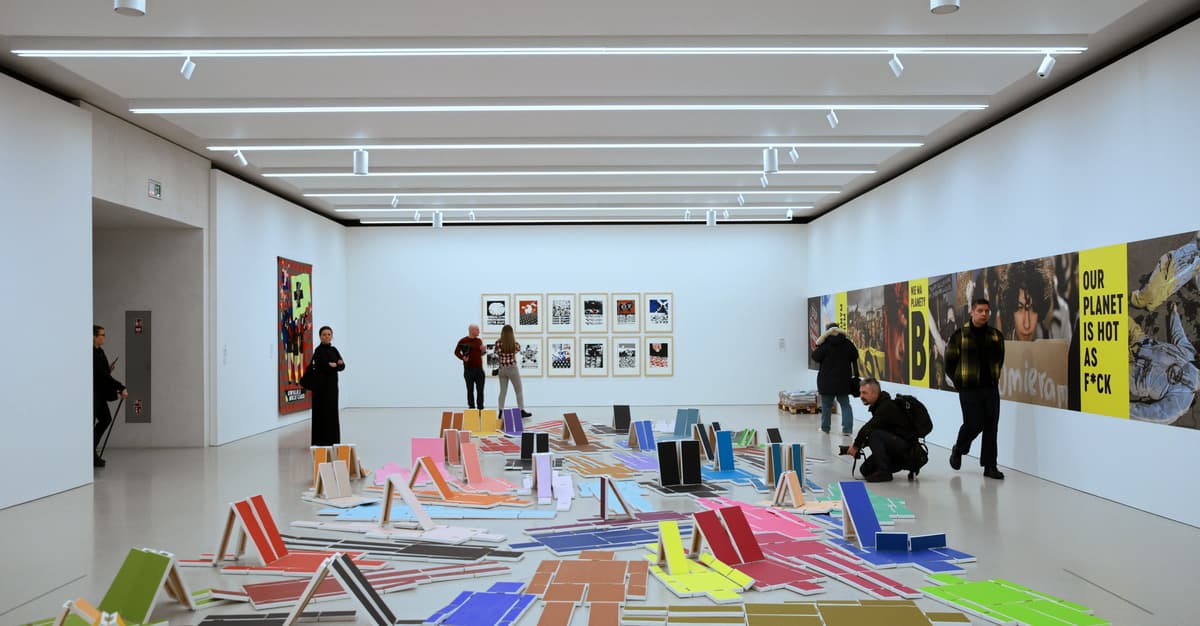 Ile powinny wynosić minimalne honoraria dla artystów? Mamy nowe porozumienie galerii z twórcami