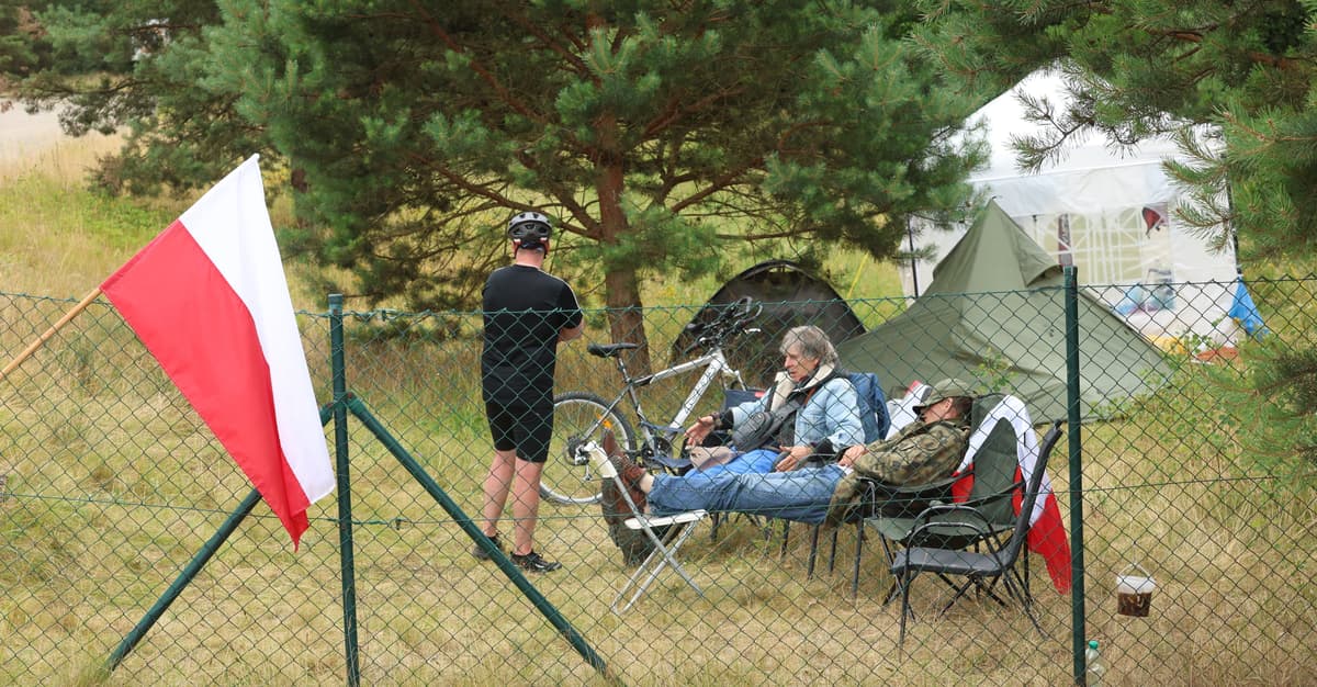Zostań bohaterem narodowym w dwa tygodnie! (Satyryczny) poradnik wakacyjny