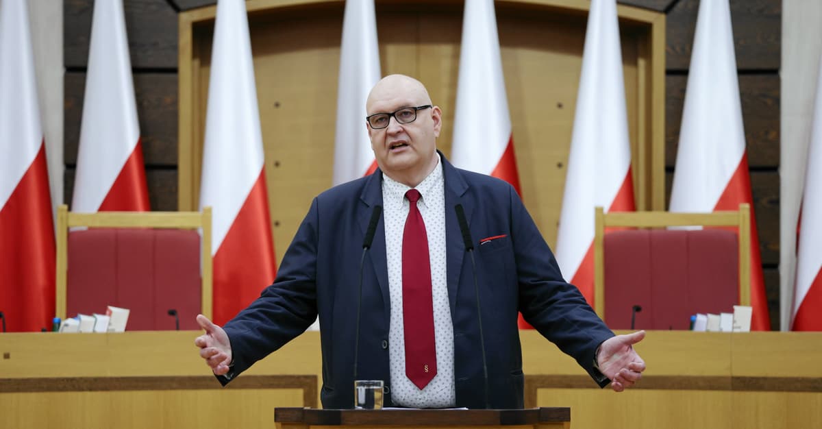 Trybunał Konstytucyjny: Ustawy o TK koalicji rządowej niezgodne z konstytucją