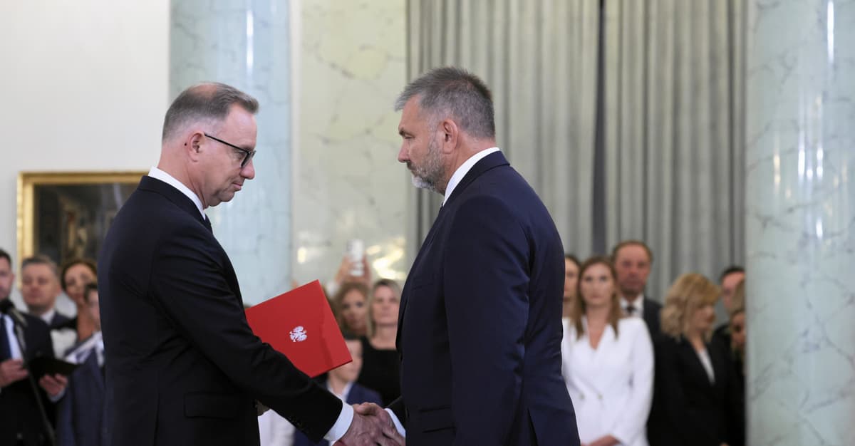 Rekonstrukcja rządu. Nowi ministrowie stawili się u prezydenta