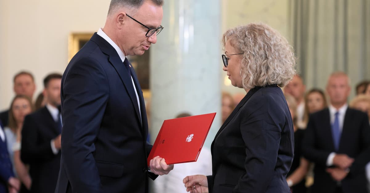 Tusk degraduje ministerki bez teki. Te same zadania i ten sam niezainteresowany premier