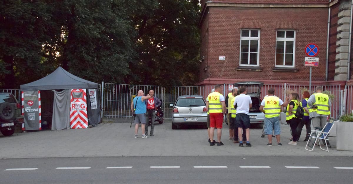 Obrońcy granicy w Zgorzelcu: „Europa ginie. Jak widzę kebaba, to dostaję awersji”