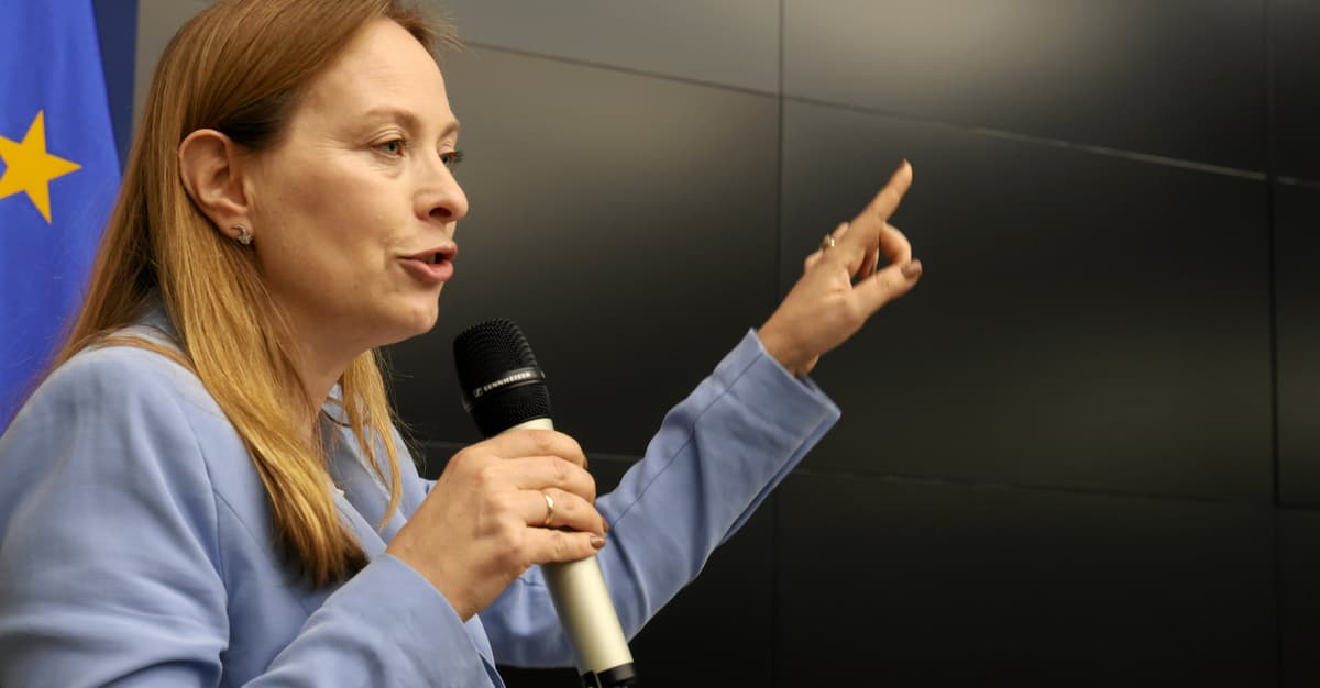 „A ona wyjechała na urlop!" Pełczyńska-Nałęcz do dymisji za „aferę KPO”?