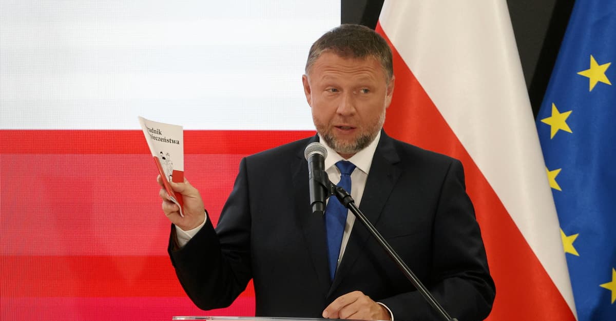 Pobicie byłego ministra zdrowia Adama Niedzielskiego. Szef MSWiA odpiera zarzuty PiS