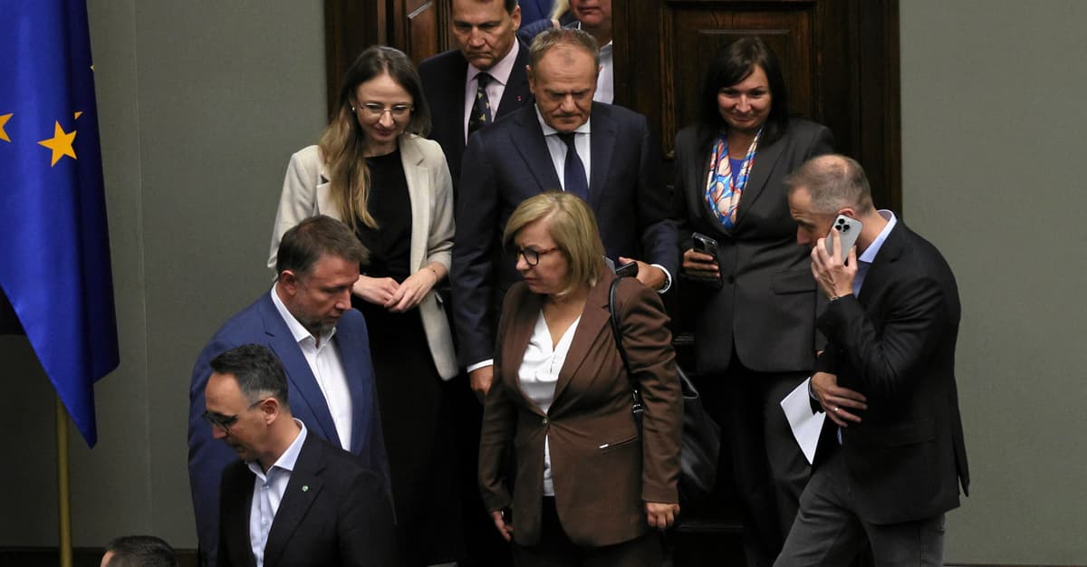 Ograniczenia w 800 plus i dostępie do leczenia dla cudzoziemców. Rząd ugiął się po wecie prezydenta